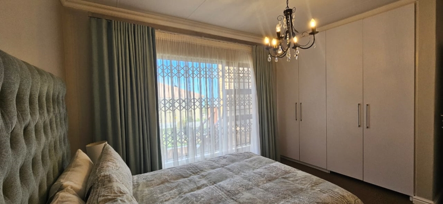 4 Bedroom Property for Sale in Wavecrest Eastern Cape